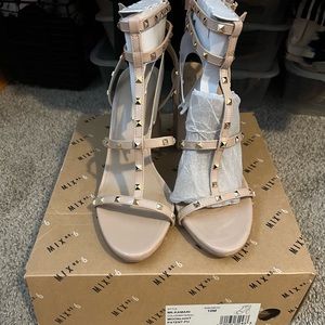 Mix no. 6 nude patent leather with gold studded heels